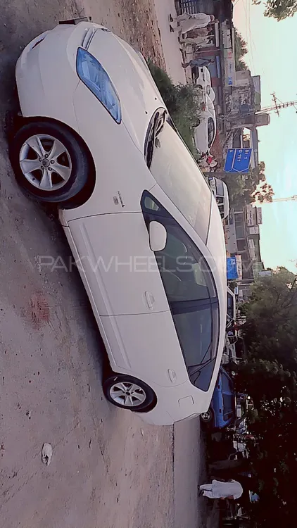 Toyota Prius 2011 for Sale in Islamabad Image-1