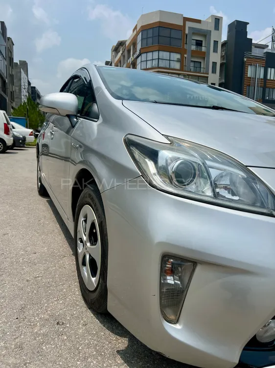 Toyota Prius 2012 for Sale in Islamabad Image-1