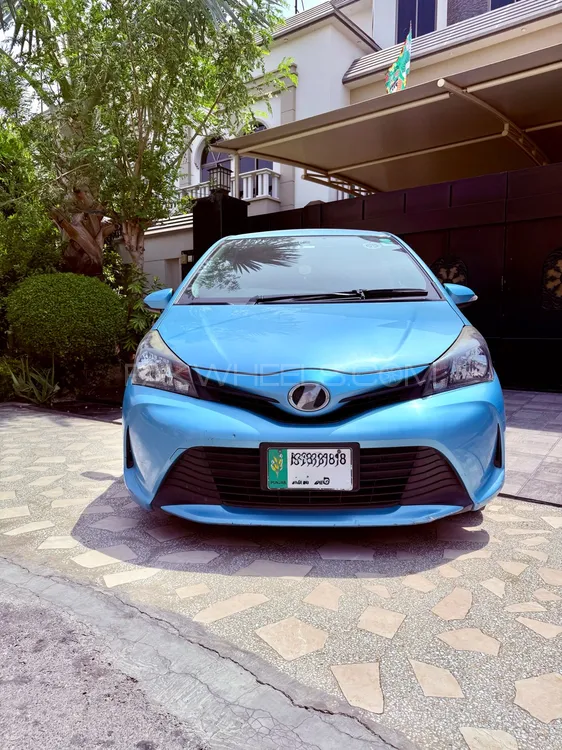 Toyota Vitz 2014 for Sale in Okara Image-1