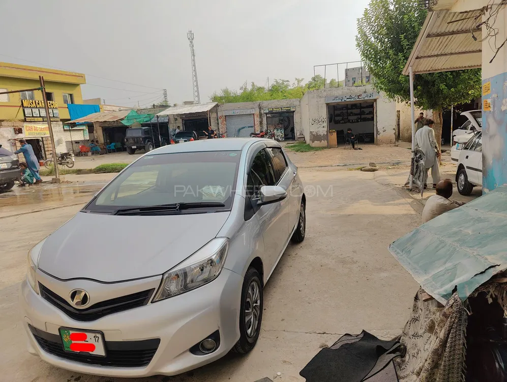 Toyota Vitz 2014 for Sale in Islamabad Image-1