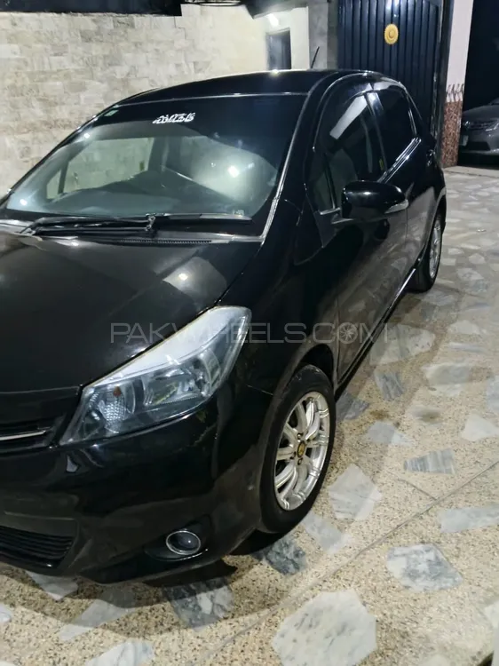 Toyota Vitz 2011 for Sale in Islamabad Image-1
