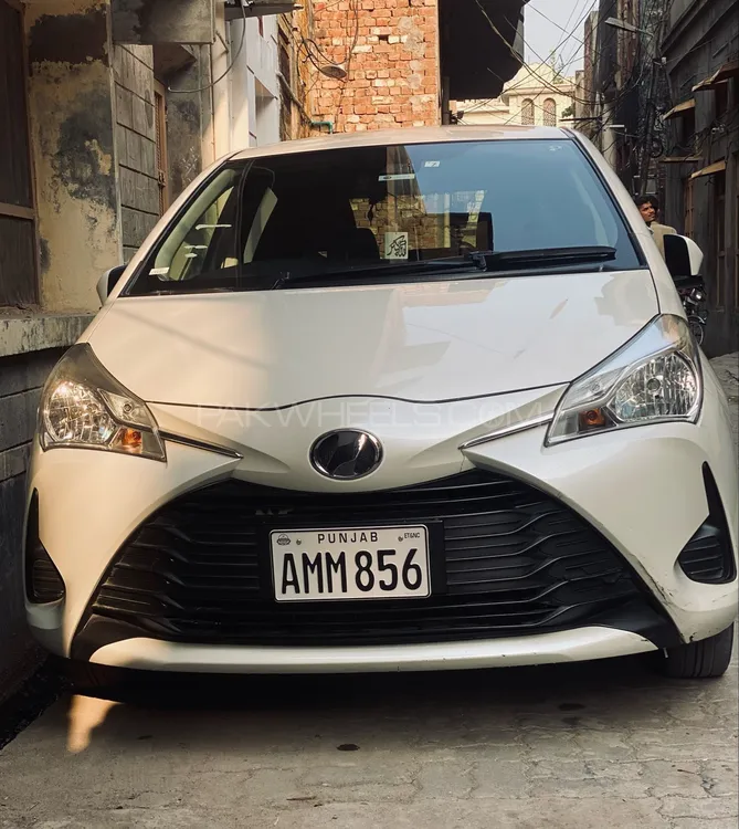 Toyota Vitz 2018 for Sale in Sialkot Image-1
