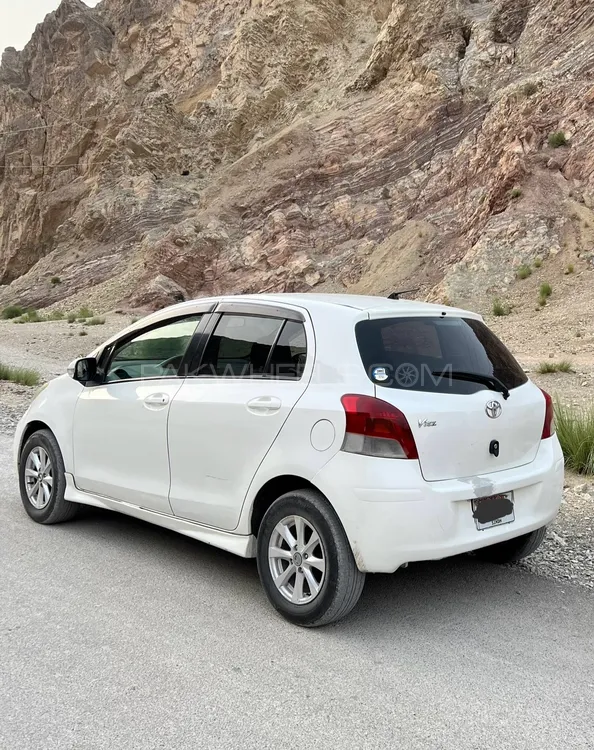Toyota Vitz 2010 for Sale in Quetta Image-1