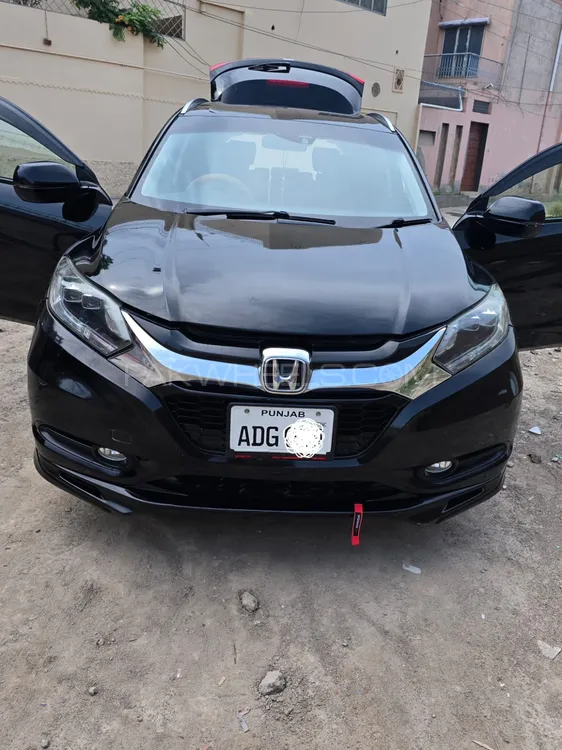 Honda Vezel 2015 for Sale in Faisalabad Image-1