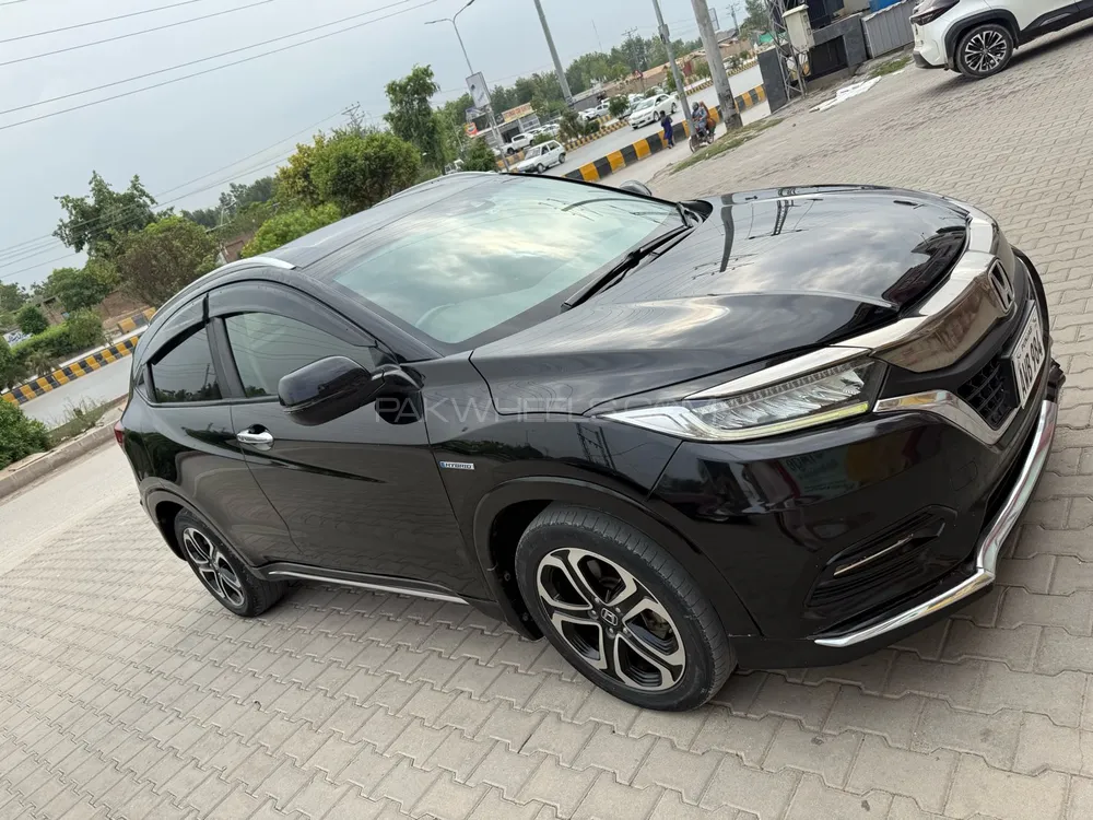 Honda Vezel 2018 for Sale in Peshawar Image-1