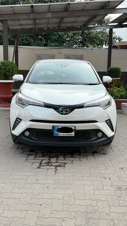 Toyota C-HR 2017 for Sale in Islamabad Image-1