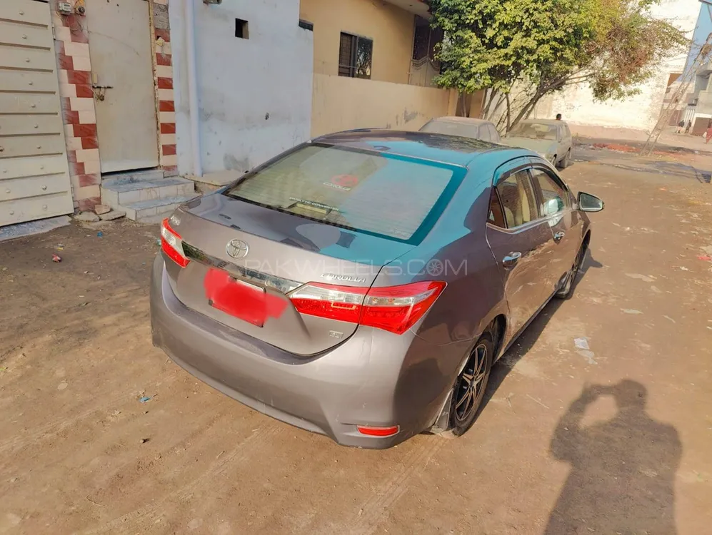 Toyota Corolla 2016 for Sale in Lahore Image-1