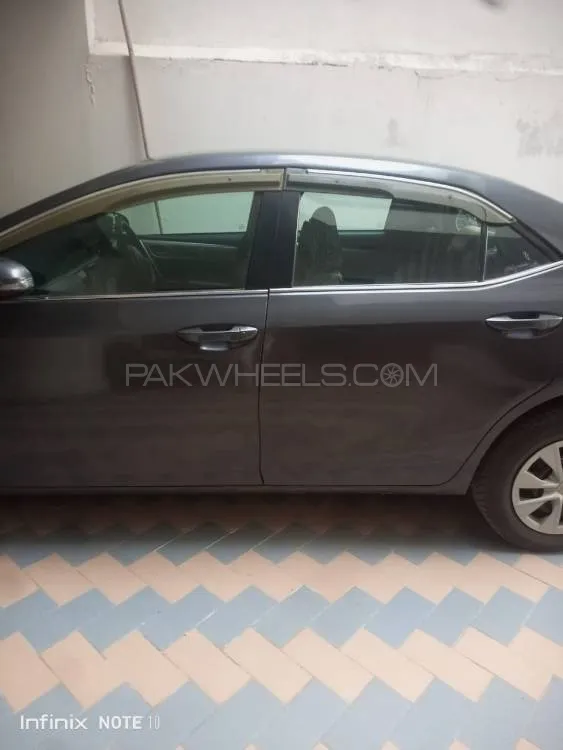 Toyota Corolla 2016 for Sale in Karachi Image-1