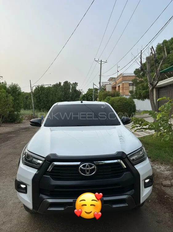 Toyota Hilux 2023 for Sale in Karachi Image-1