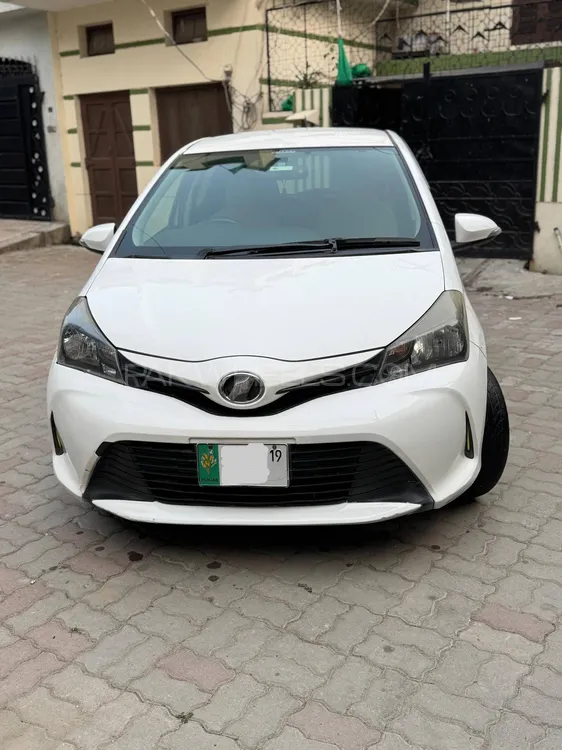 Toyota Vitz 2014 for Sale in Sialkot Image-1