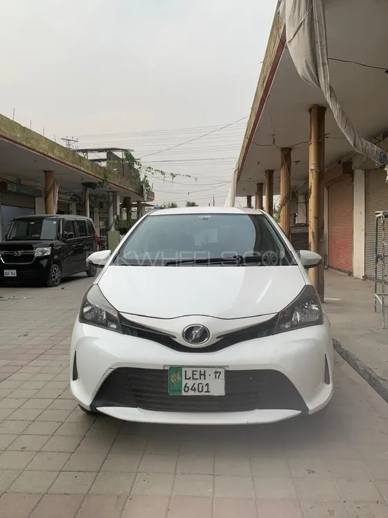 Toyota Vitz 2014 for Sale in Mardan Image-1