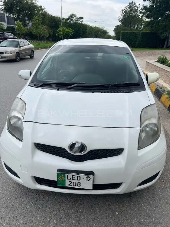 Toyota Vitz 2009 for Sale in Islamabad Image-1
