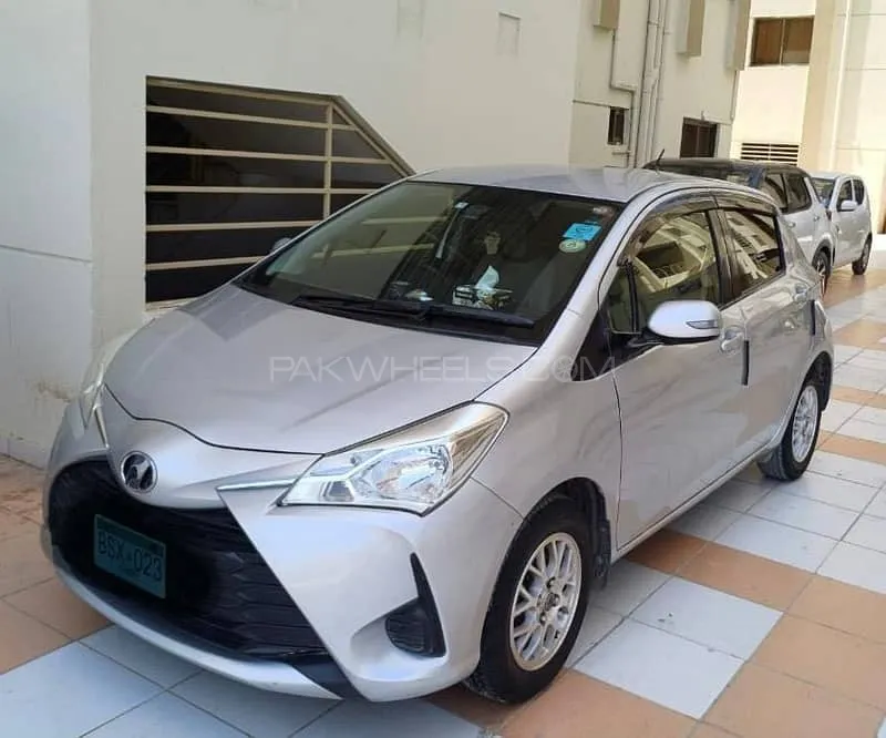 Toyota Vitz 2017 for Sale in Karachi Image-1