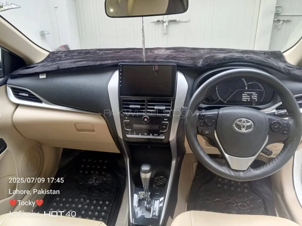 Toyota Yaris Sedan 2021 for Sale in Lahore Image-1