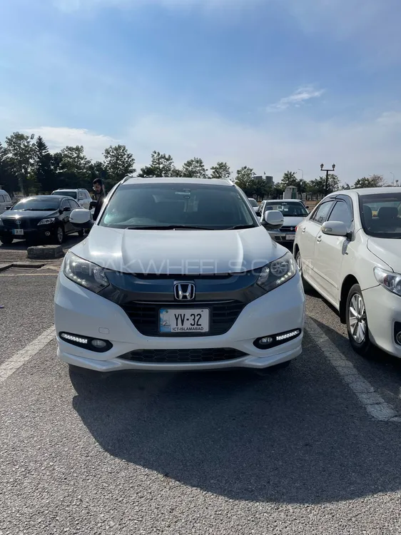 Honda Vezel 2015 for Sale in Islamabad Image-1