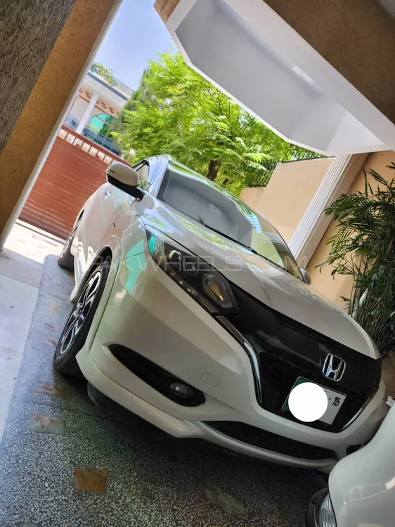 Honda Vezel 2015 for Sale in Islamabad Image-1
