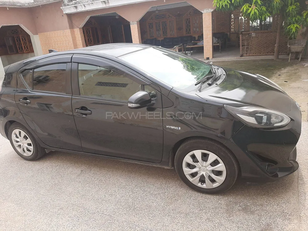 Toyota Aqua 2017 for Sale in Islamabad Image-1