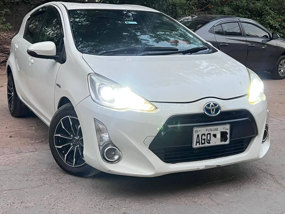 Toyota Aqua 2016 for Sale in Jhelum Image-1