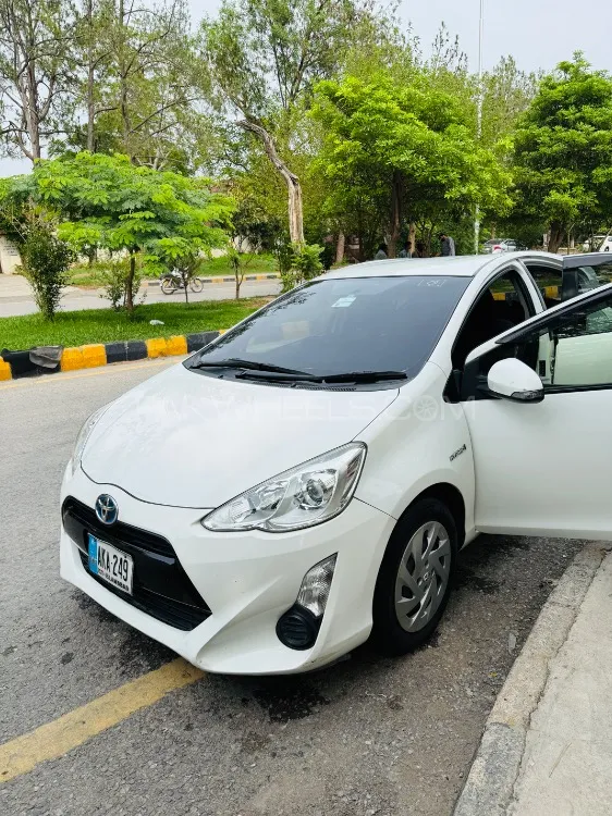 Toyota Aqua 2015 for Sale in Islamabad Image-1