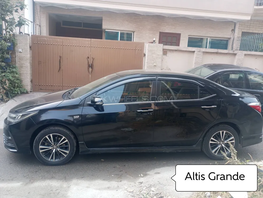 Toyota Corolla 2019 for Sale in Islamabad Image-1