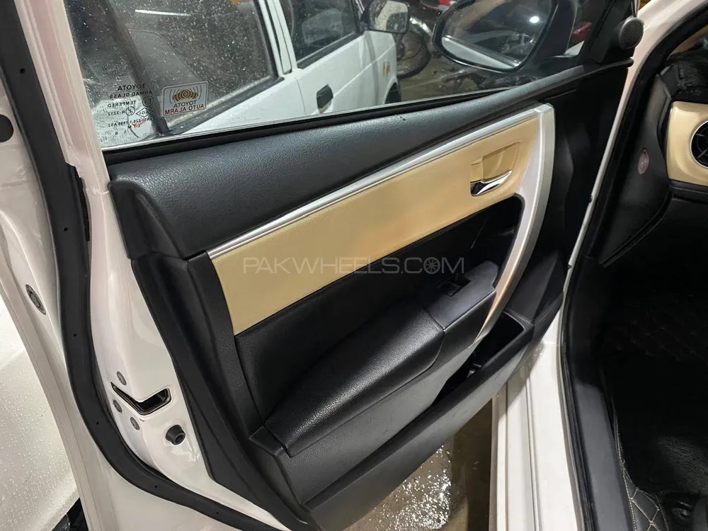 Toyota Corolla 2019 for Sale in Islamabad Image-1