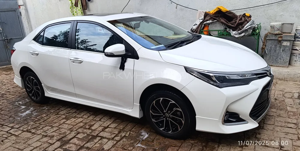 Toyota Corolla 2025 for Sale in Islamabad Image-1