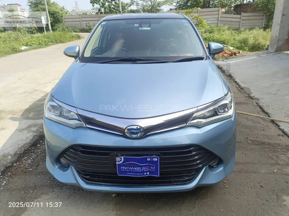 Toyota Corolla Axio 2015 for Sale in Lahore Image-1