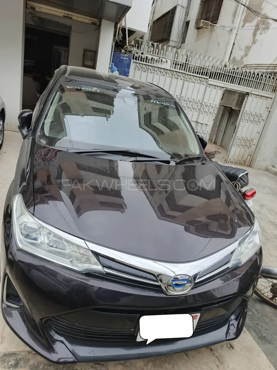 Toyota Corolla Axio 2018 for Sale in Karachi Image-1