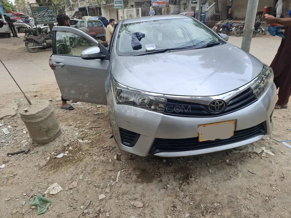 Toyota Corolla 2015 for Sale in Karachi Image-1