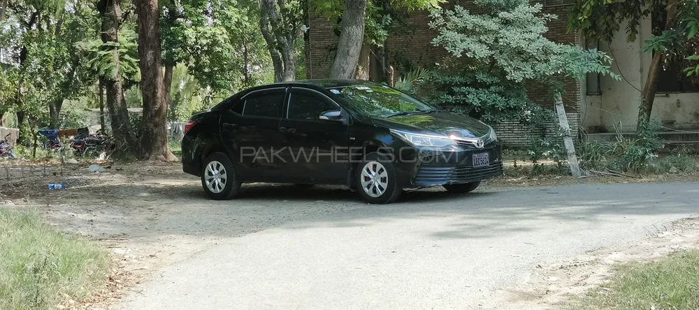 Toyota Corolla 2016 for Sale in Islamabad Image-1