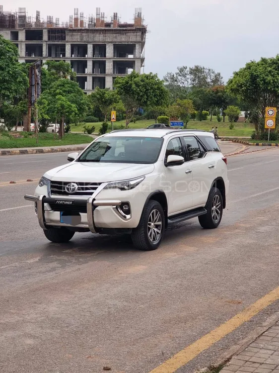 Toyota Fortuner 2018 for Sale in Islamabad Image-1