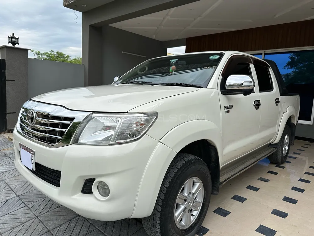 Toyota Hilux 2016 for Sale in Islamabad Image-1