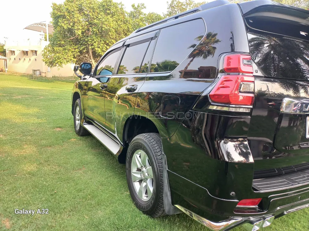 Toyota Prado 2017 for Sale in Lahore Image-1