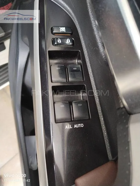 Toyota Land Cruiser 2016 for Sale in Lahore Toyota Land Cruiser 2016 for Sale in Lahore Image-12