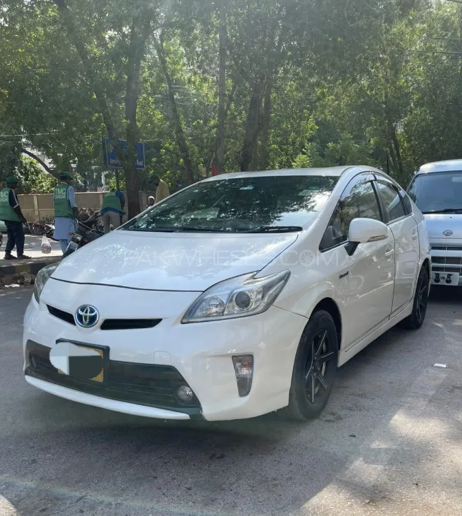 Toyota Prius 2013 for Sale in Karachi Image-1