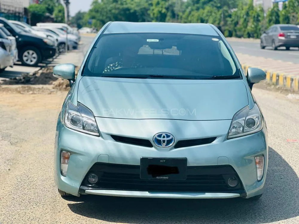 Toyota Prius 2015 for Sale in Faisalabad Image-1