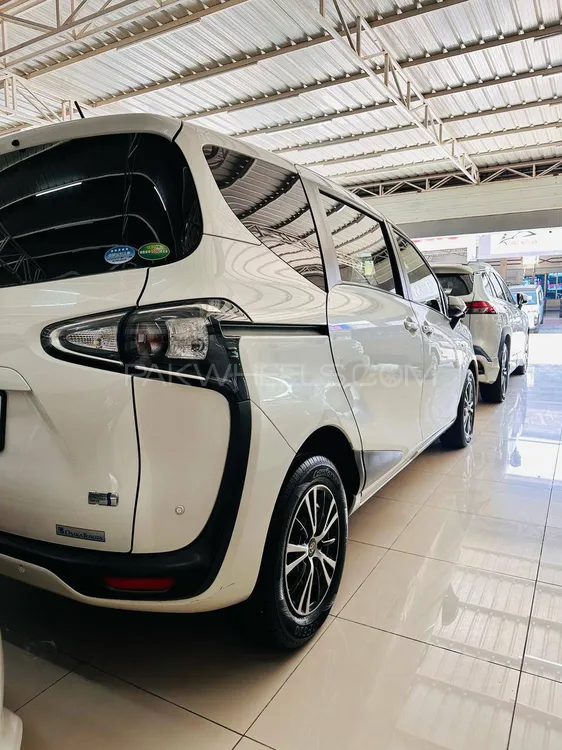 Toyota Sienta 2019 for Sale in Peshawar Image-1