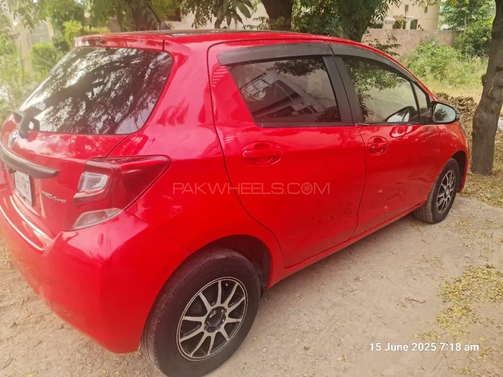 Toyota Vitz 2014 for Sale in Lahore Image-1