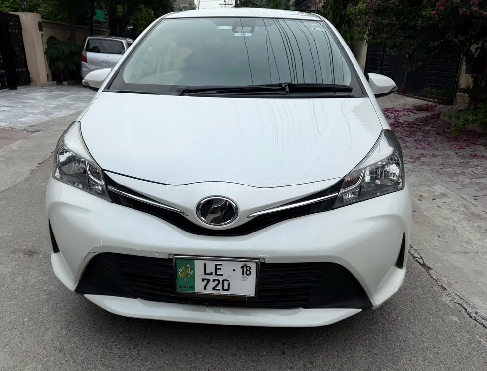 Toyota Vitz 2015 for Sale in Lahore Image-1