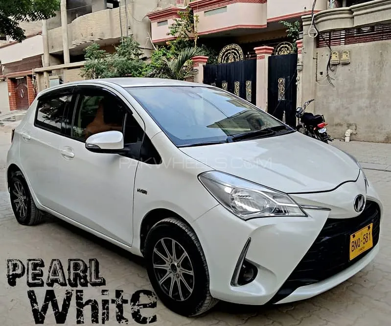 Toyota Vitz 2017 for Sale in Karachi Image-1