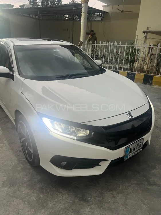 Honda Civic 2018 for Sale in Malakand Agency Image-1