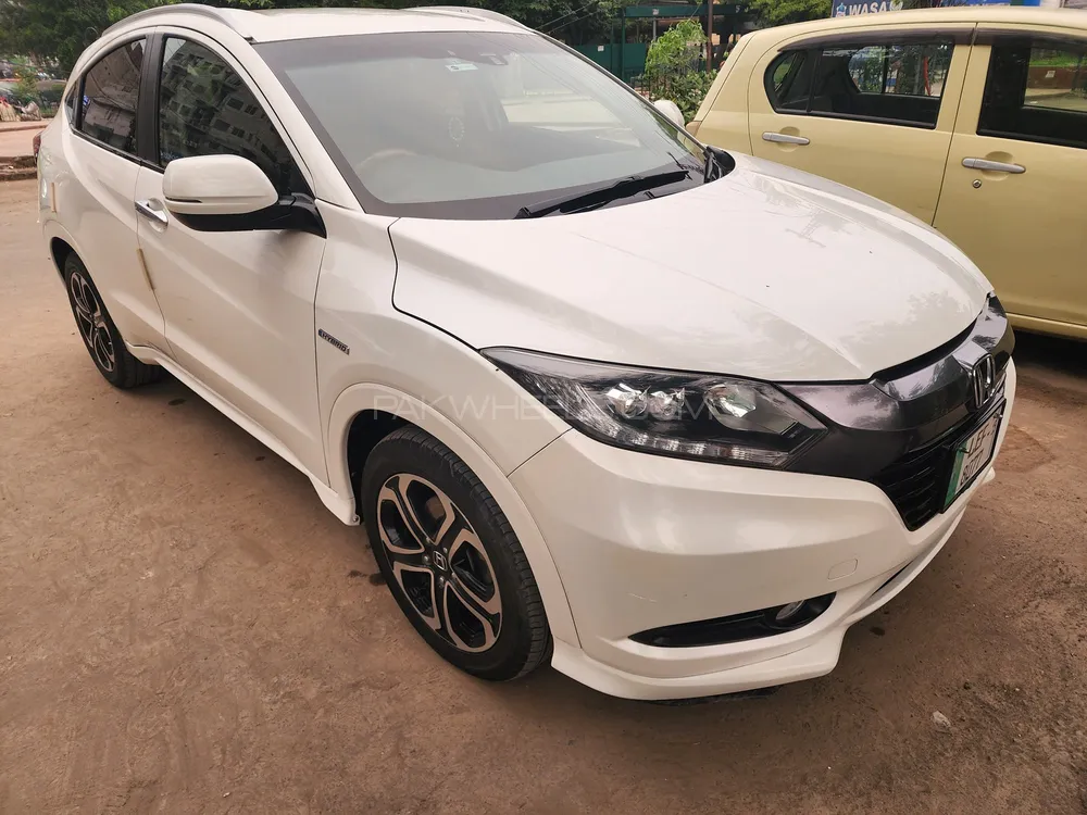 Honda Vezel 2015 for Sale in Lahore Image-1