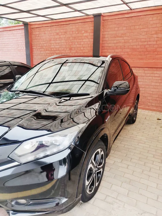 Honda Vezel 2016 for Sale in Peshawar Image-1