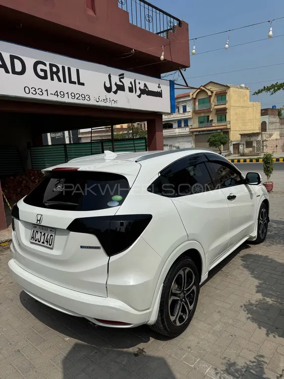 Honda Vezel 2015 for Sale in Sialkot Image-1