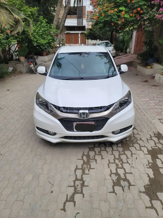 Honda Vezel 2015 for Sale in Karachi Image-1