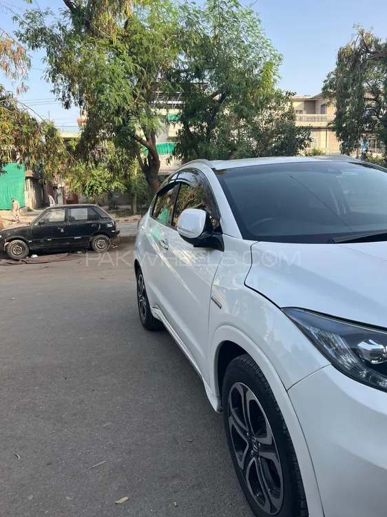 Honda Vezel 2016 for Sale in Islamabad Image-1