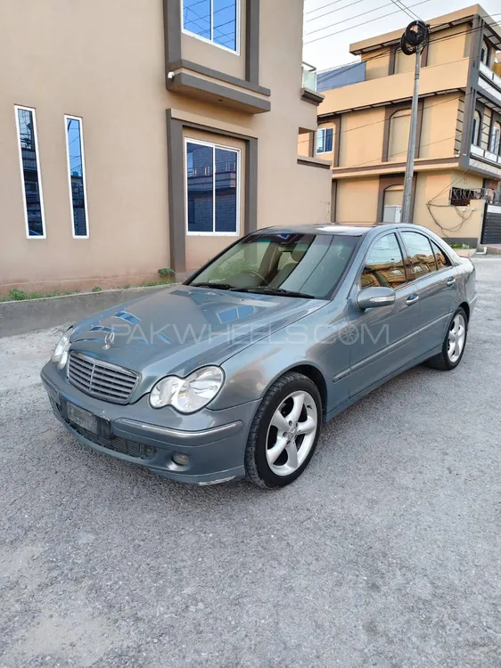 Mercedes Benz C Class 2005 for Sale in Islamabad Image-1