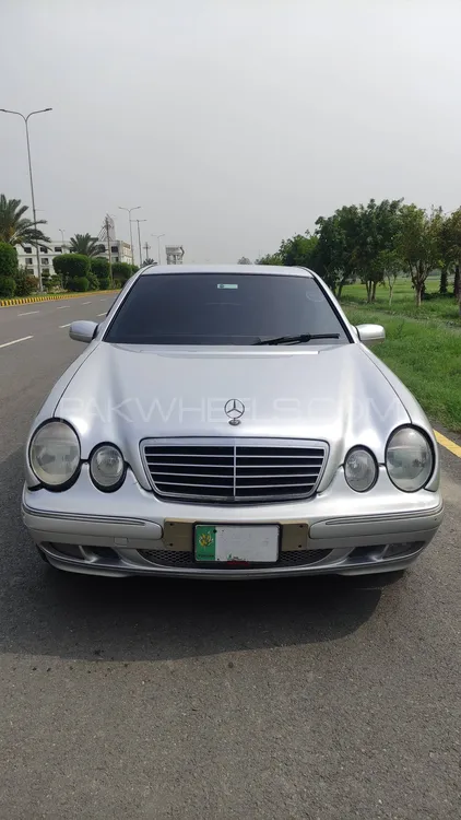 Mercedes Benz E Class 2001 for Sale in Lahore Image-1