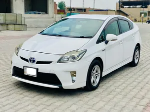 Toyota Prius S LED Edition 1.8 2014 for Sale
