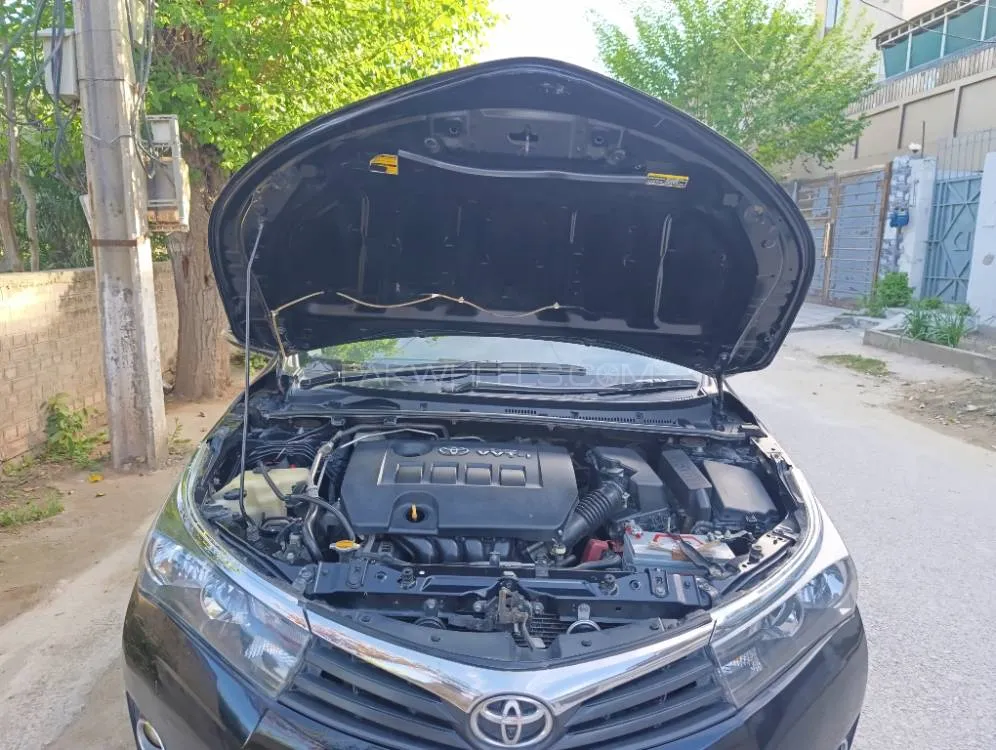 Toyota Corolla 2015 for Sale in Peshawar Image-1